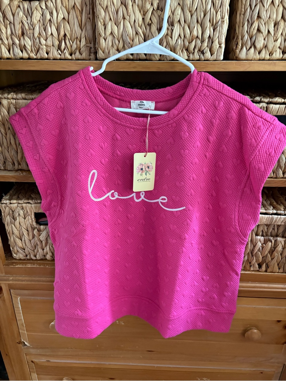 entro Hot Pink Short Sleeve Sweatshirt with "love" Script